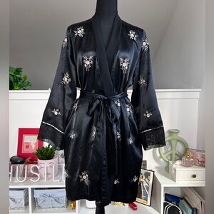 VTG Embroidered Dressing Gown - Short